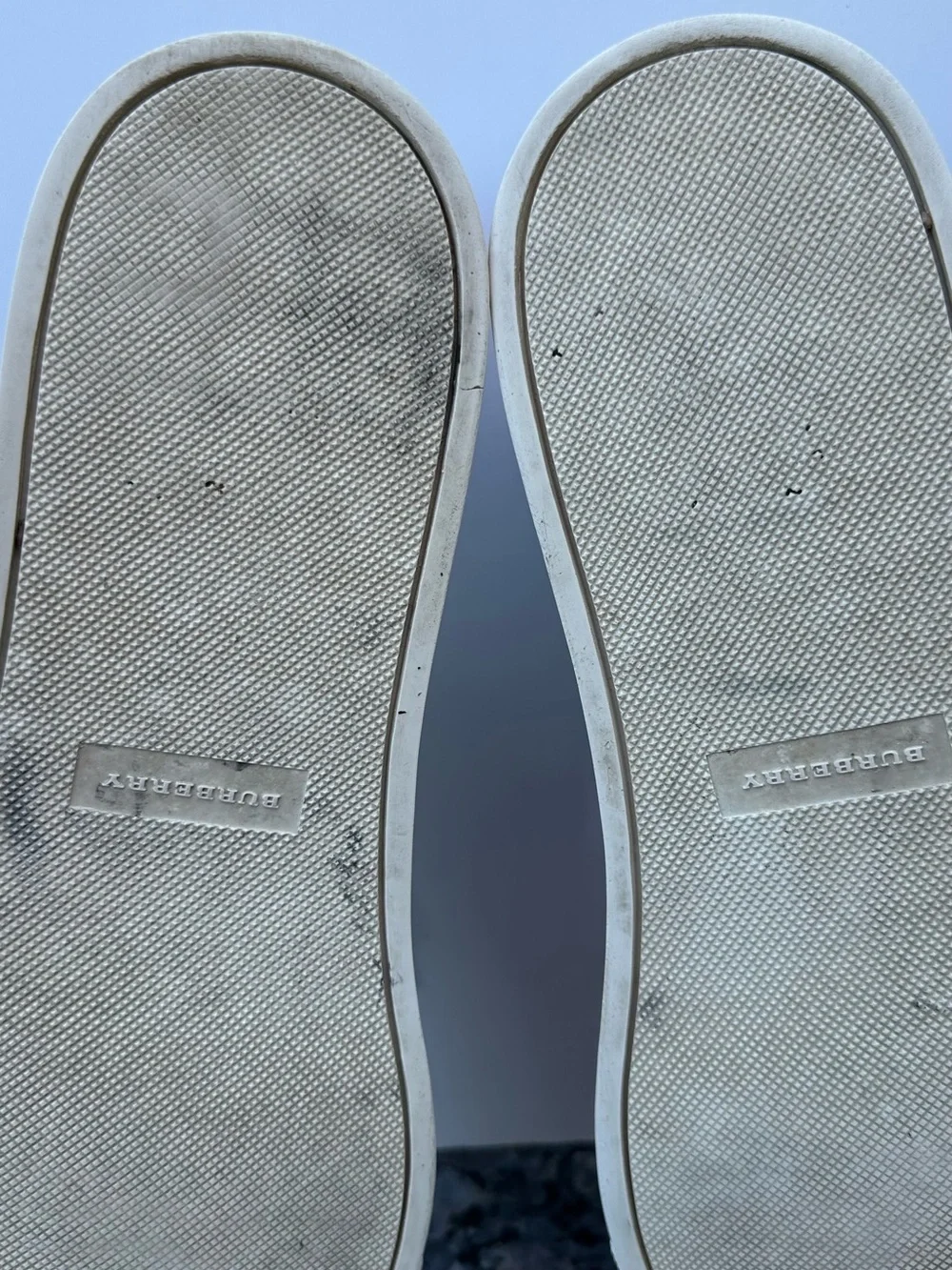 Burberry White Low-Top Men's Sneakers with Red  mesh leather trim men’s SZ 43